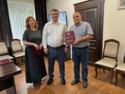 Три сотрудника больницы получили награды от Минздрава КБР